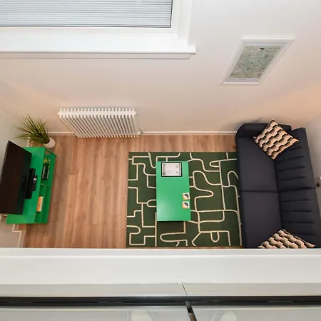 Spacious 1bed Mezzanine In ليدز