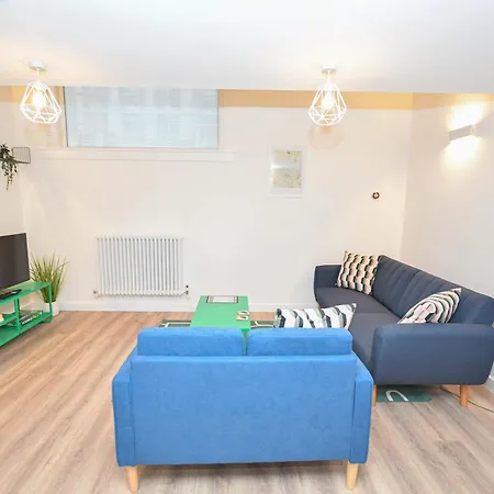 Spacious 1bed Mezzanine In Διαμέρισμα *