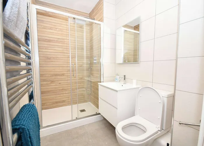 Spacious 1bed Mezzanine In Apartment *