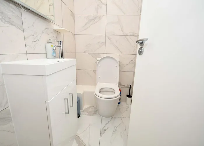 Spacious 1bed Mezzanine In *